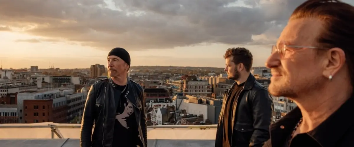 Martin Garrix et U2 dévoilent le Clip vidéo de Fireflies 