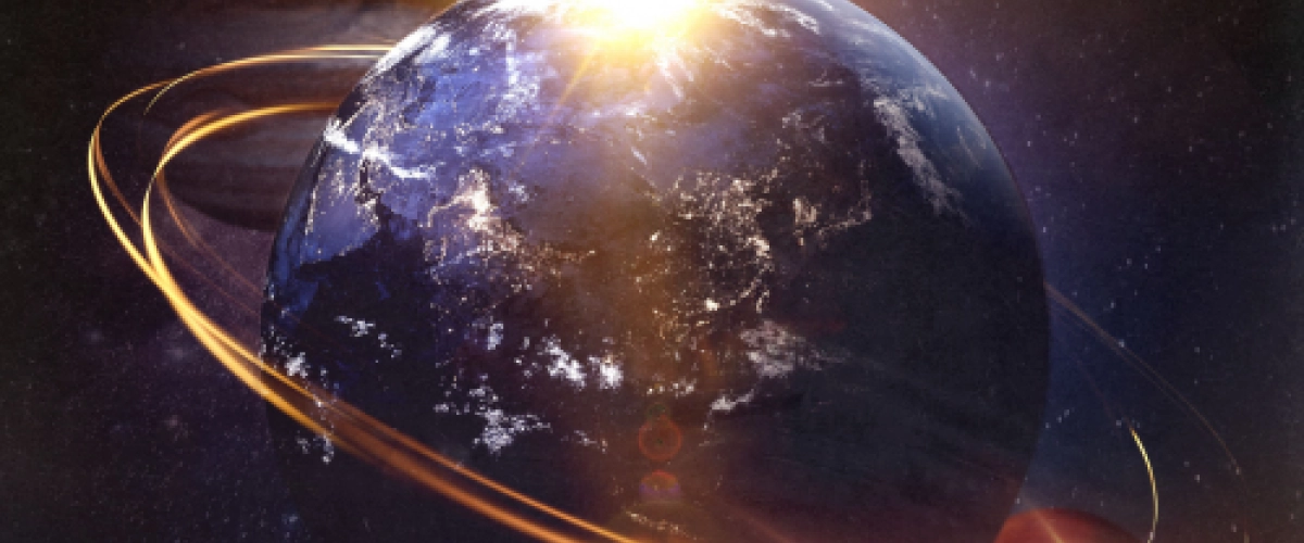 Quintino - Out Of This World (feat. KiFi) à découvrir sur MixFeever