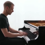 Armin van Buuren abandonne la trance pour un album piano solo Armin van Buuren abandonne la trance pour un album piano solo