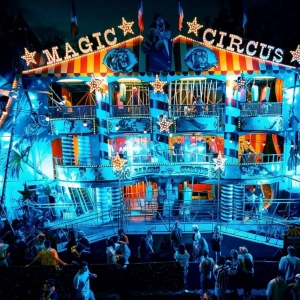 Madame Loyal fête ses 5 ans avec un méga parc d'attractions électro !