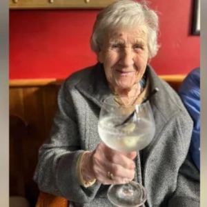 À 104 ans, elle organise une rave party en maison de retraite pour son anniversaire