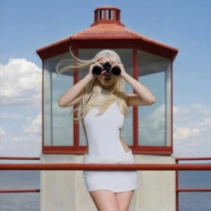 Spot a Fake : Une nouvelle pépite pop signée Ava Max